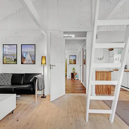 Three-bedroom In Sydals Hébergement de vacances