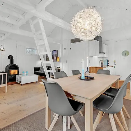 Three-bedroom In Sydals Hébergement de vacances Skovbyballe