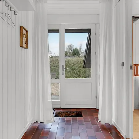 Three-bedroom In Sydals *