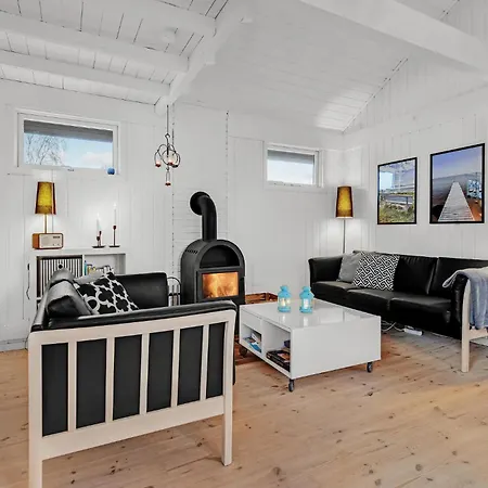 Three-bedroom In Sydals *