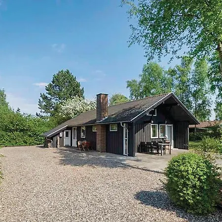 Three-bedroom In Sydals * Skovbyballe