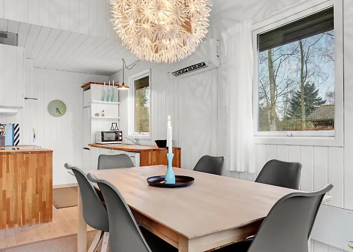 Three-bedroom In Sydals Skovbyballe