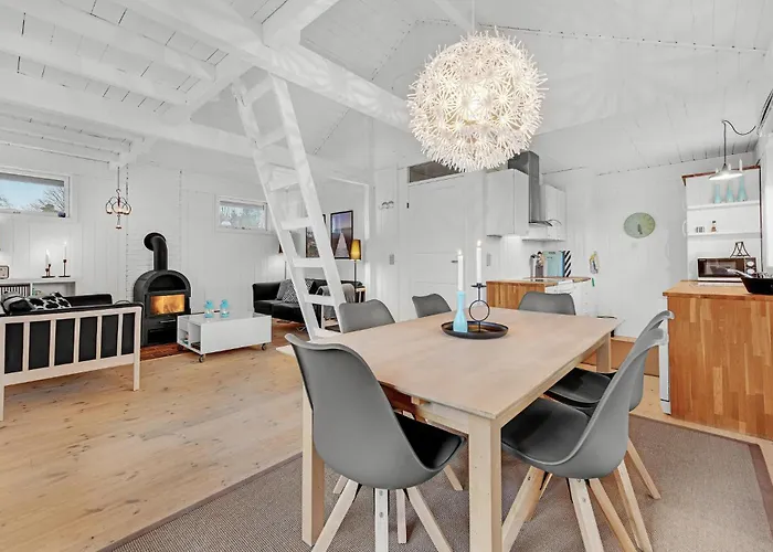 Three-bedroom In Sydals Hébergement de vacances Skovbyballe