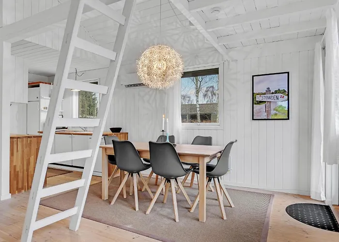 Three-bedroom In Sydals * Skovbyballe