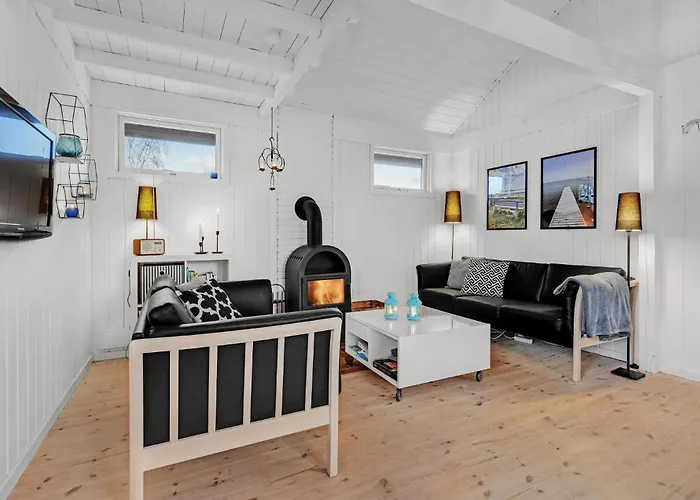 Three-bedroom In Sydals *