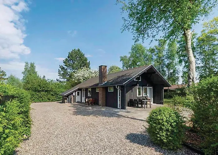 Three-bedroom In Sydals * Skovbyballe