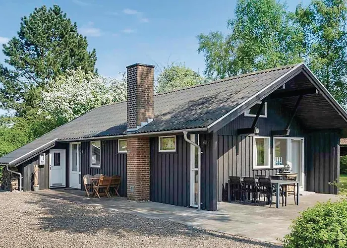 Three-bedroom In Sydals Hébergement de vacances *